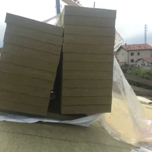 Lana di roccia per isolamento tetto